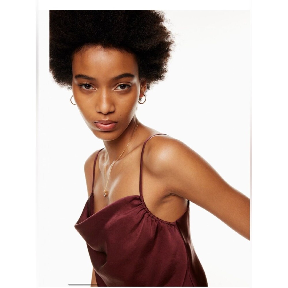 Aritzia Wilfred Burgundy Satin Scoop Neck Y2K Tank Top Camisole. Size Small. - Picture 2 of 6